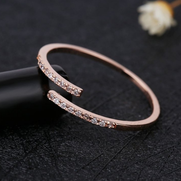 NEW ROSE GOLD DIAMOND RESIZEABLE STACK RING - Picture 4 of 5